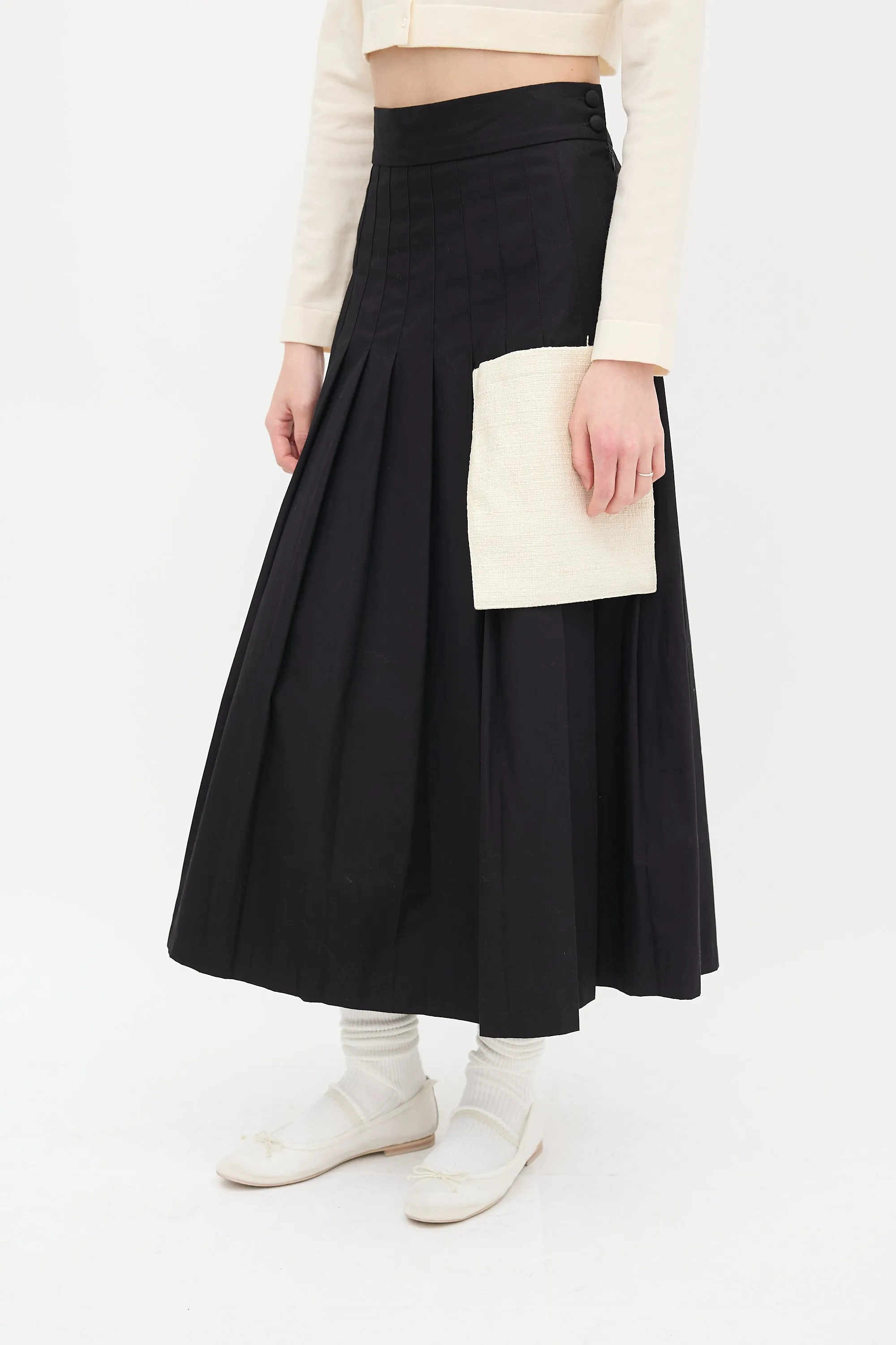 Black & Begie Pleated Pocket Skirt