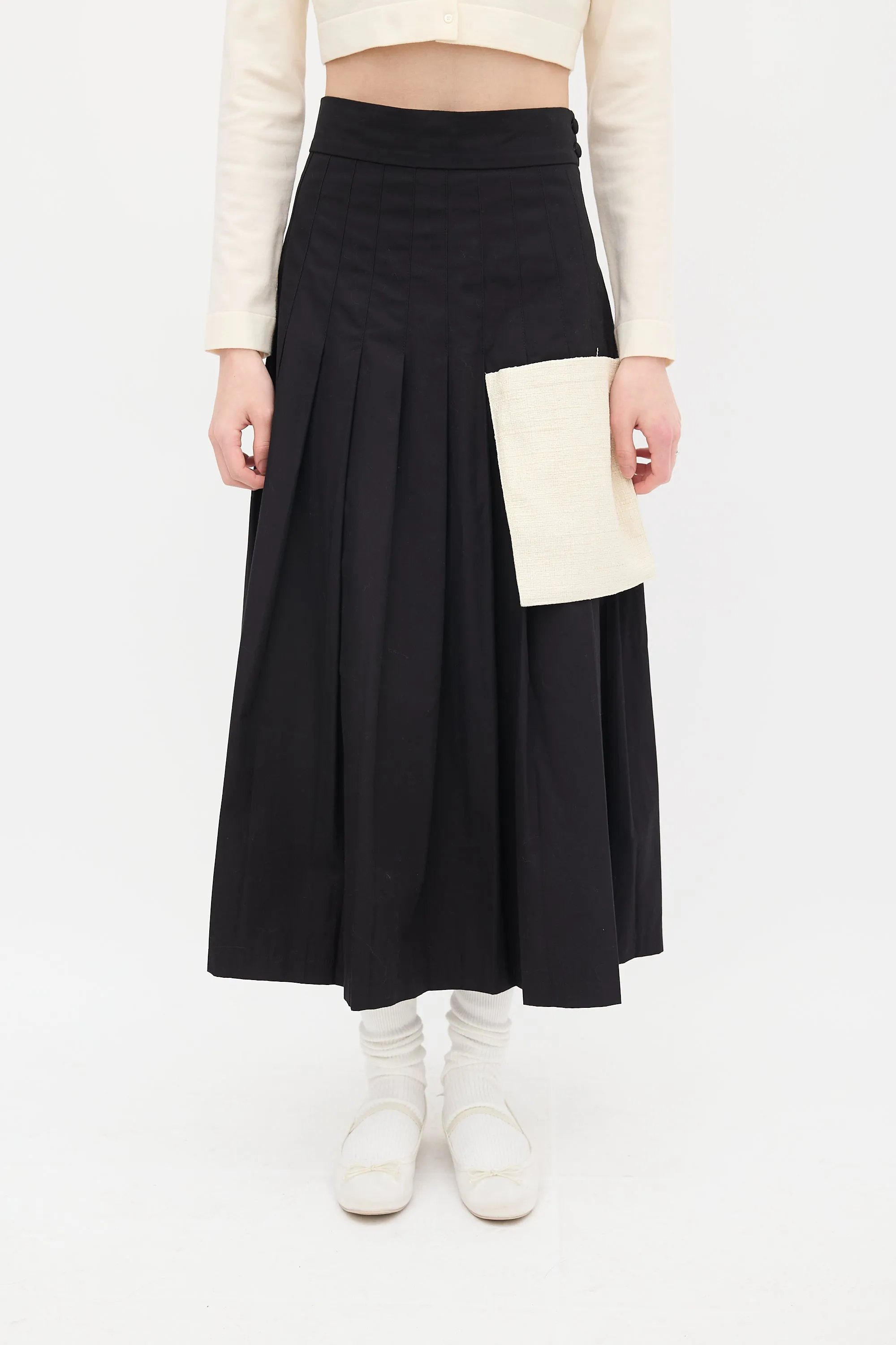Black & Begie Pleated Pocket Skirt